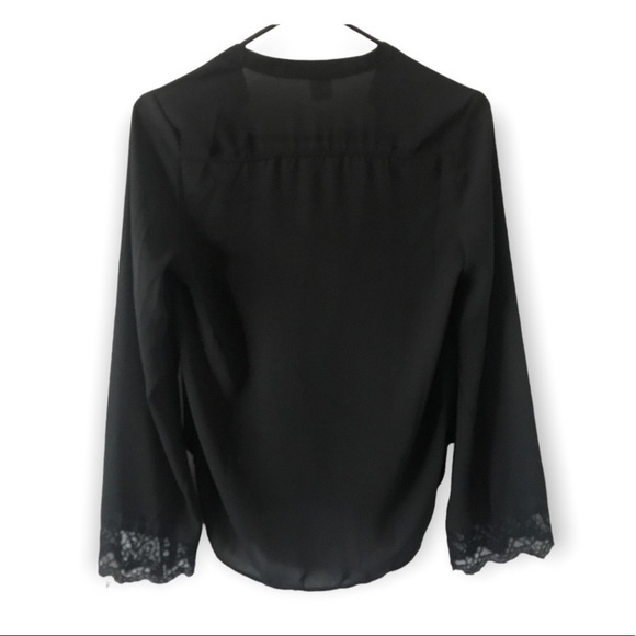 3/$15 Jealous tomato black draped long sleeve top - Picture 2 of 7